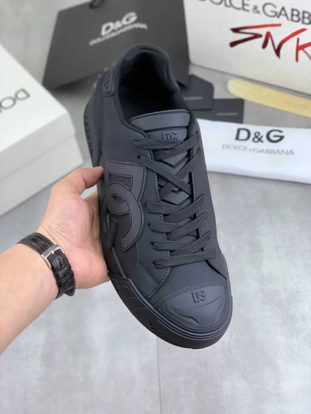 Men's shoes 💰P580💰 [New model] The latest hot style, top original quality, the official website synchronized with "DOLCE&GABBANA [Dolce & Gabbana] ~ High Quality." Effect Low-top casual DG men's shoes, loved by many celebrities, using high-end imported first-layer calfskin splicing logo design + cowhide feet, simple and elegant, perfectly interpreting the latest inspiration for shoes, integrating classics and fashion, luxury dreams, leading fashion Suitable for drivers, light and comfortable to drive, light and breathable for outdoor travel, high-end quality, trustworthy, 5️⃣color🉑️choice! Code number: 38-46